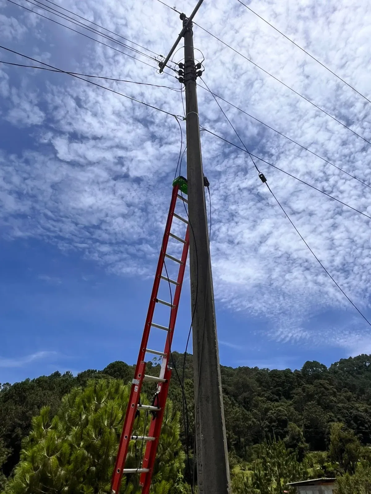 Personal de CcGro ofreciendo atención al cliente y soporte técnico para internet de fibra óptica en Oaxaca